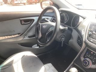 2013 Hyundai Elantra GLS - Interior Steering Wheel With Keys Image